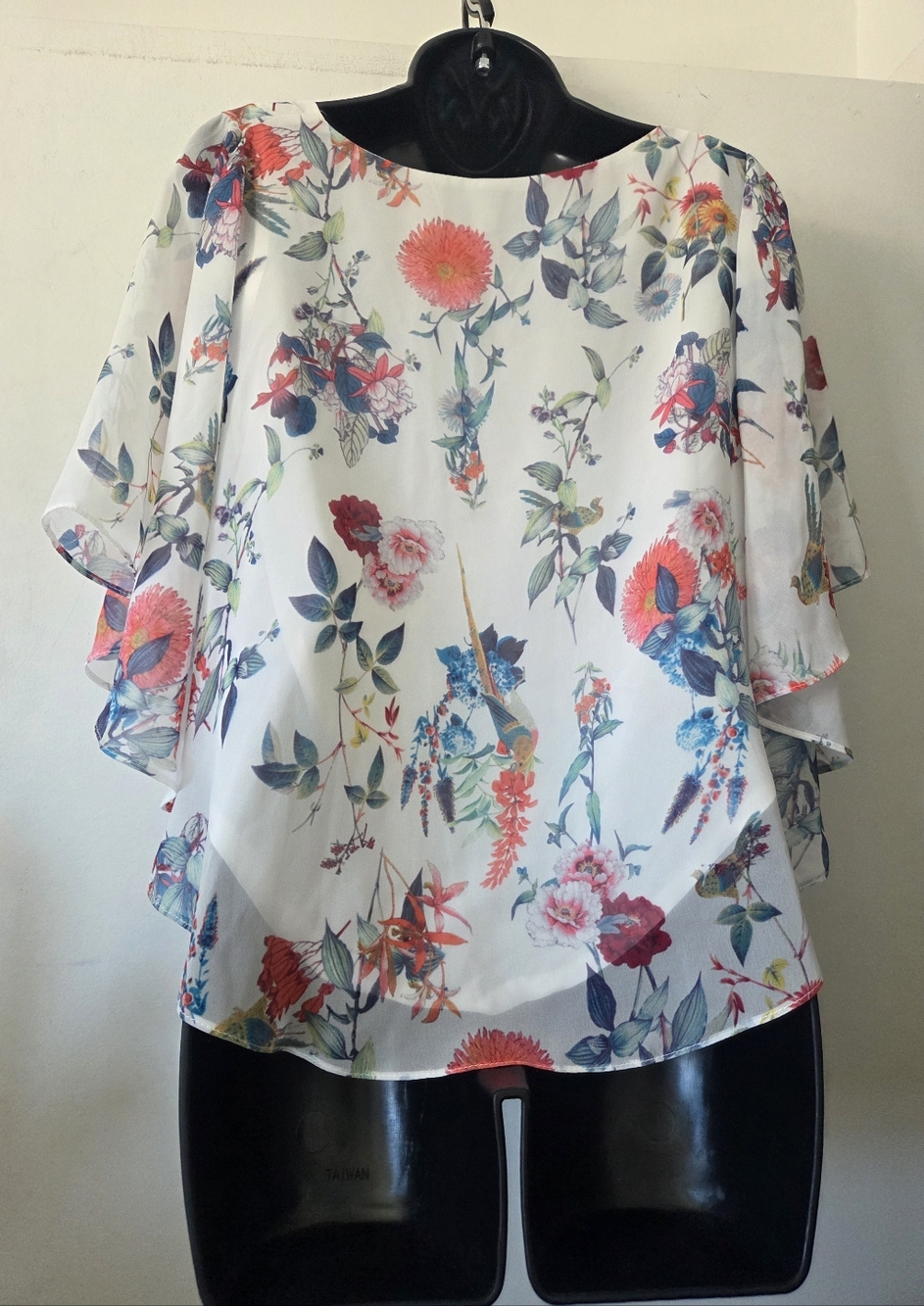 Bali Floral Flutter Sleeve Blouse - Picture 4 of 7